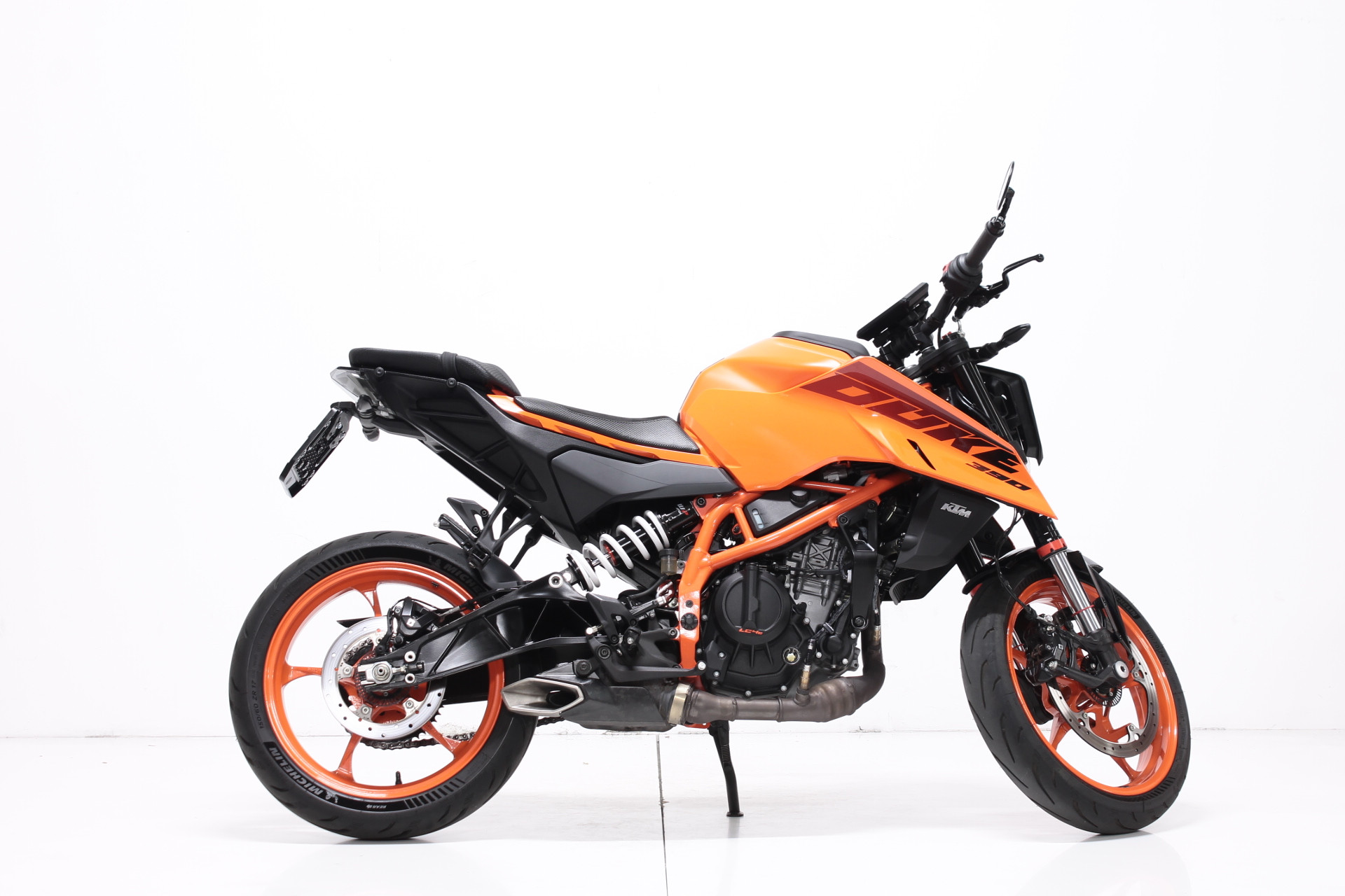 KTM 390 Duke-image-1