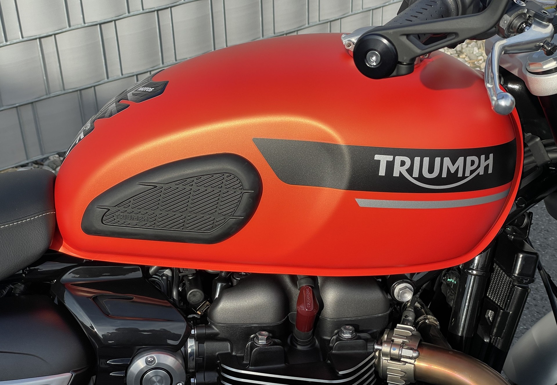 TRIUMPH Speed Twin 1200-image-2