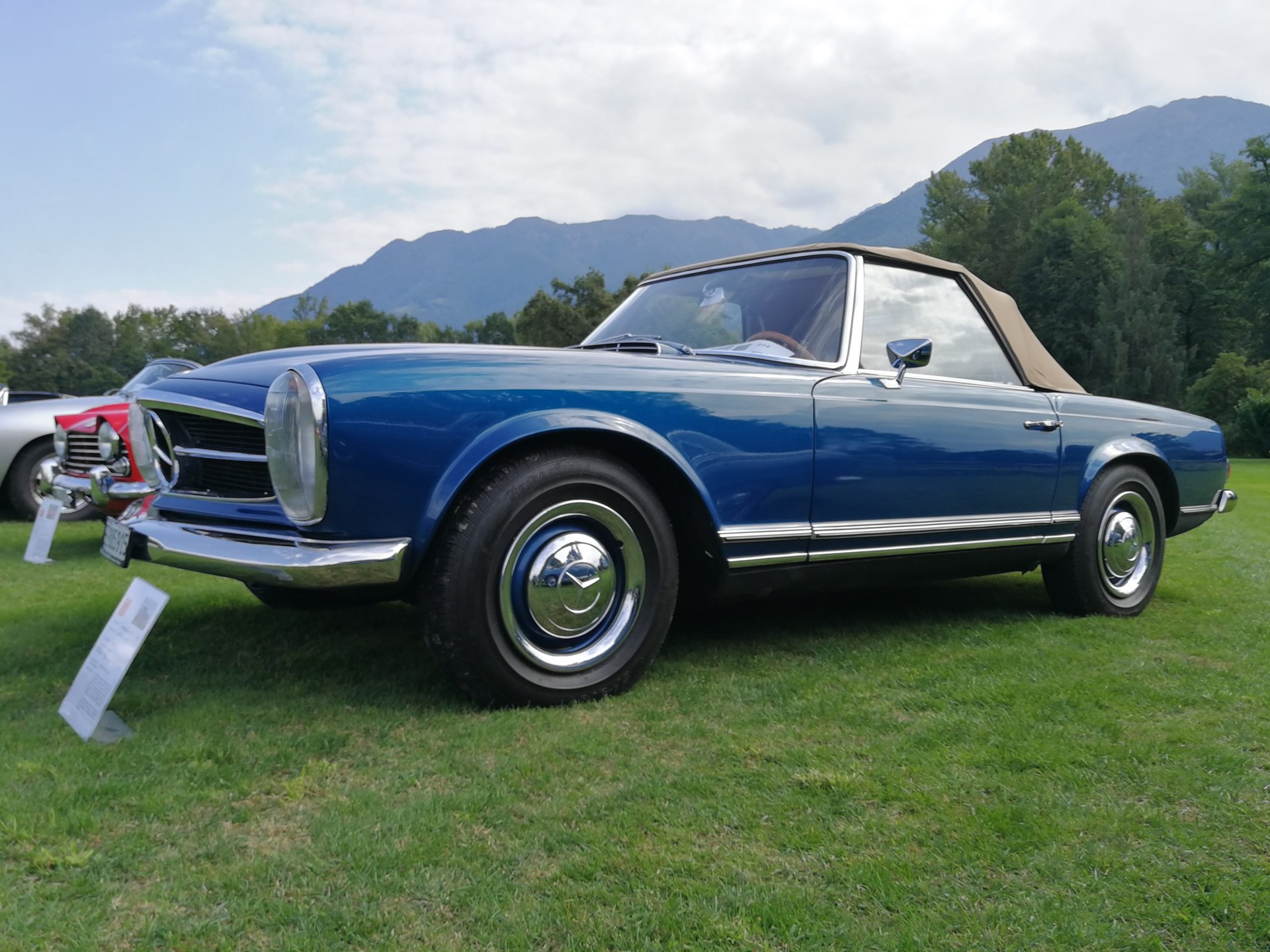 MERCEDES-BENZ 230 SL Pagode