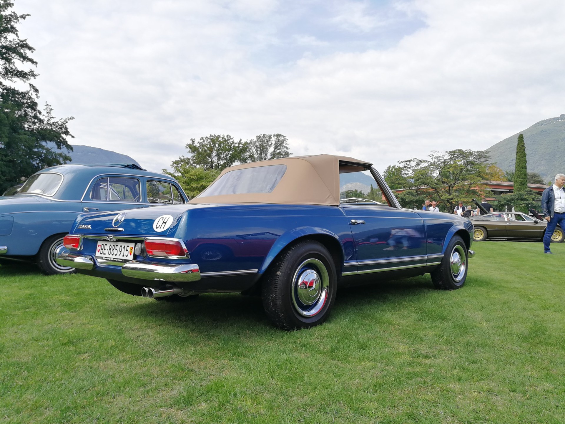 MERCEDES-BENZ 230 SL Pagode-showroom-element-3