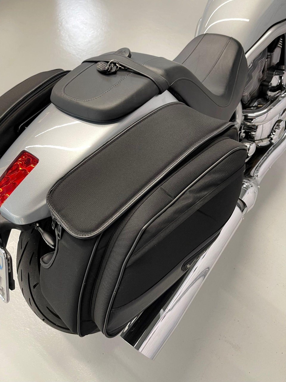 HARLEY-DAVIDSON VRSCDX 1250 V-Rod Night Rod Special Anniversary-image-8