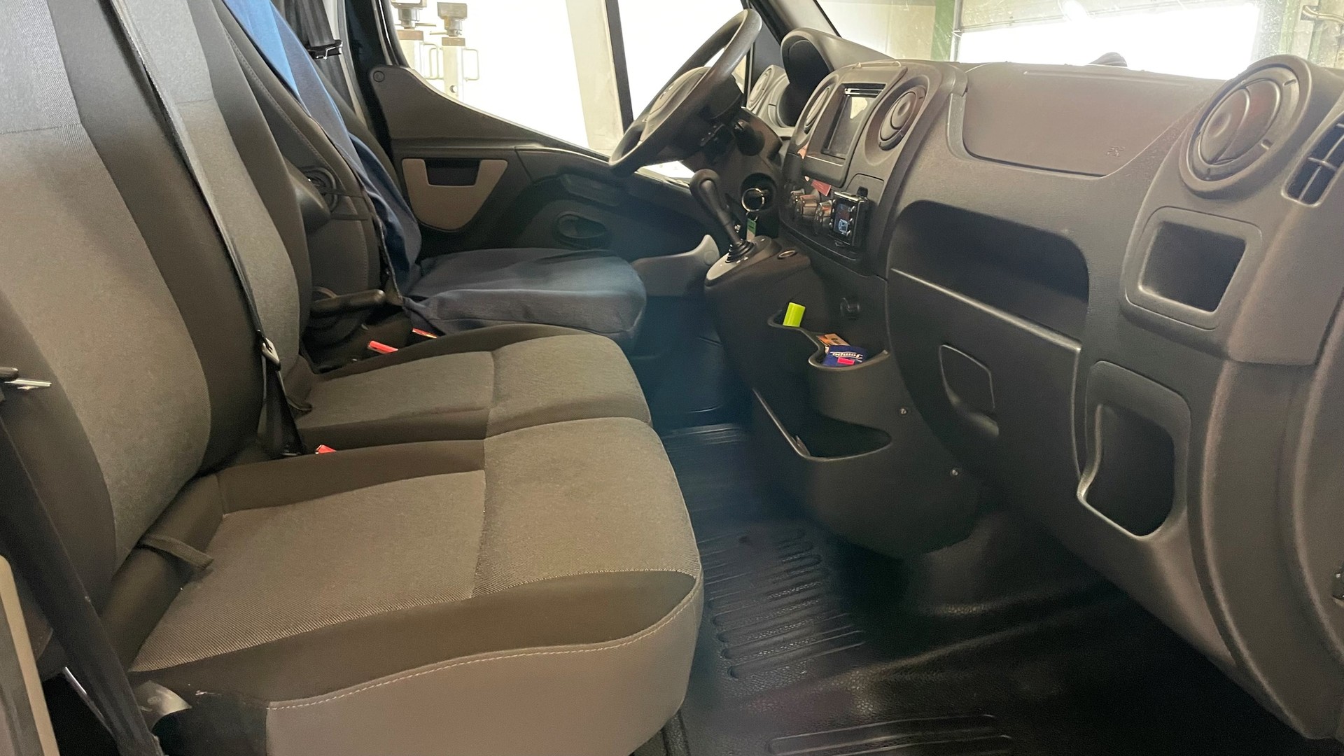 RENAULT MASTER Limousine Spezial-image-1