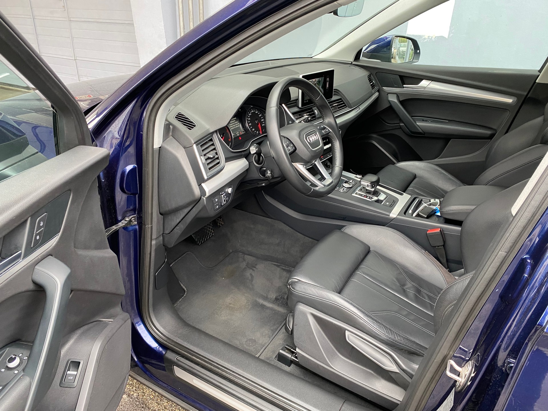 AUDI Q5 2.0 TFSI sport quattro S-tronic-image-5