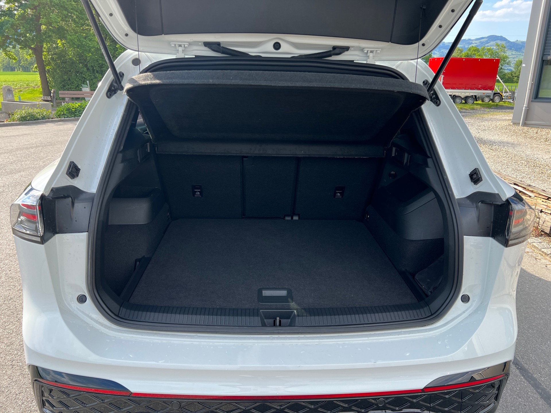 VW Tiguan 2.0 TDI SCR R-Line 4Motion DSG-image-14