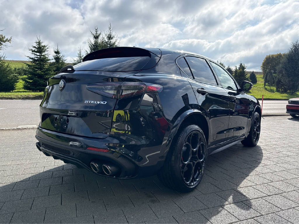 ALFA ROMEO Stelvio 2.9 V6 Biturbo Q4 Quadrifoglio-image-4