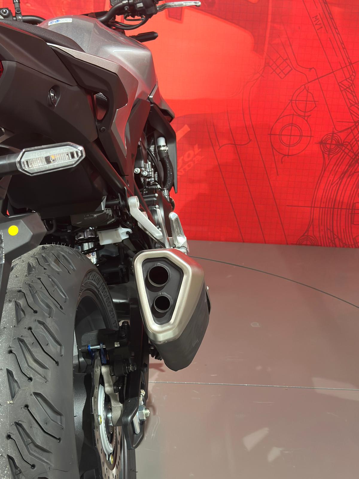HONDA CB 750 Hornet *35KW* *Neufahrzeug*-image-8