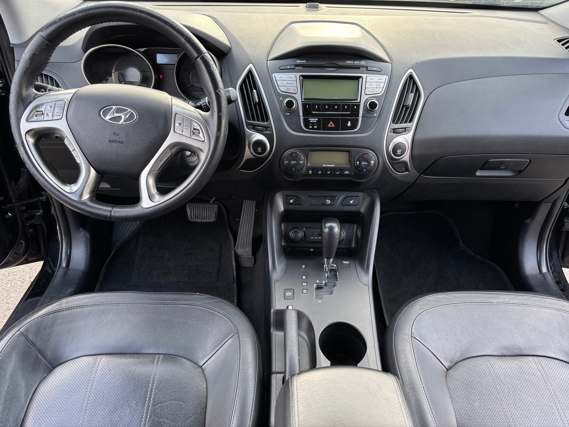 HYUNDAI iX 35 2.0 CRDi Style 4WD Automatic-image-6