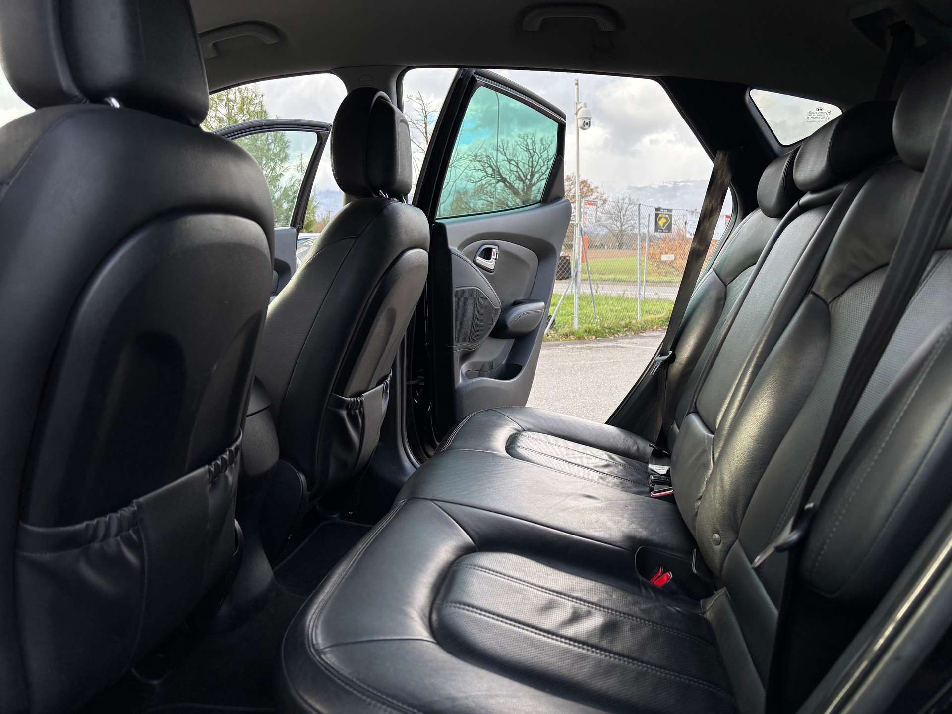 HYUNDAI iX 35 2.0 CRDi Style 4WD Automatic-image-13