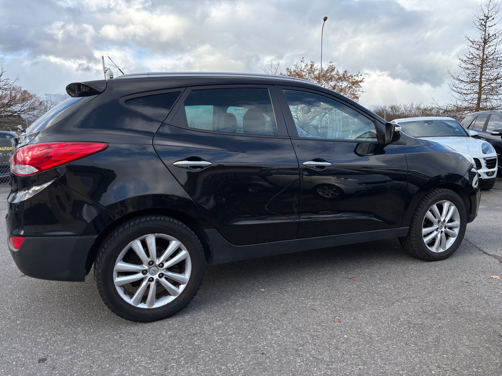 HYUNDAI iX 35 2.0 CRDi Style 4WD Automatic-showroom-element-3