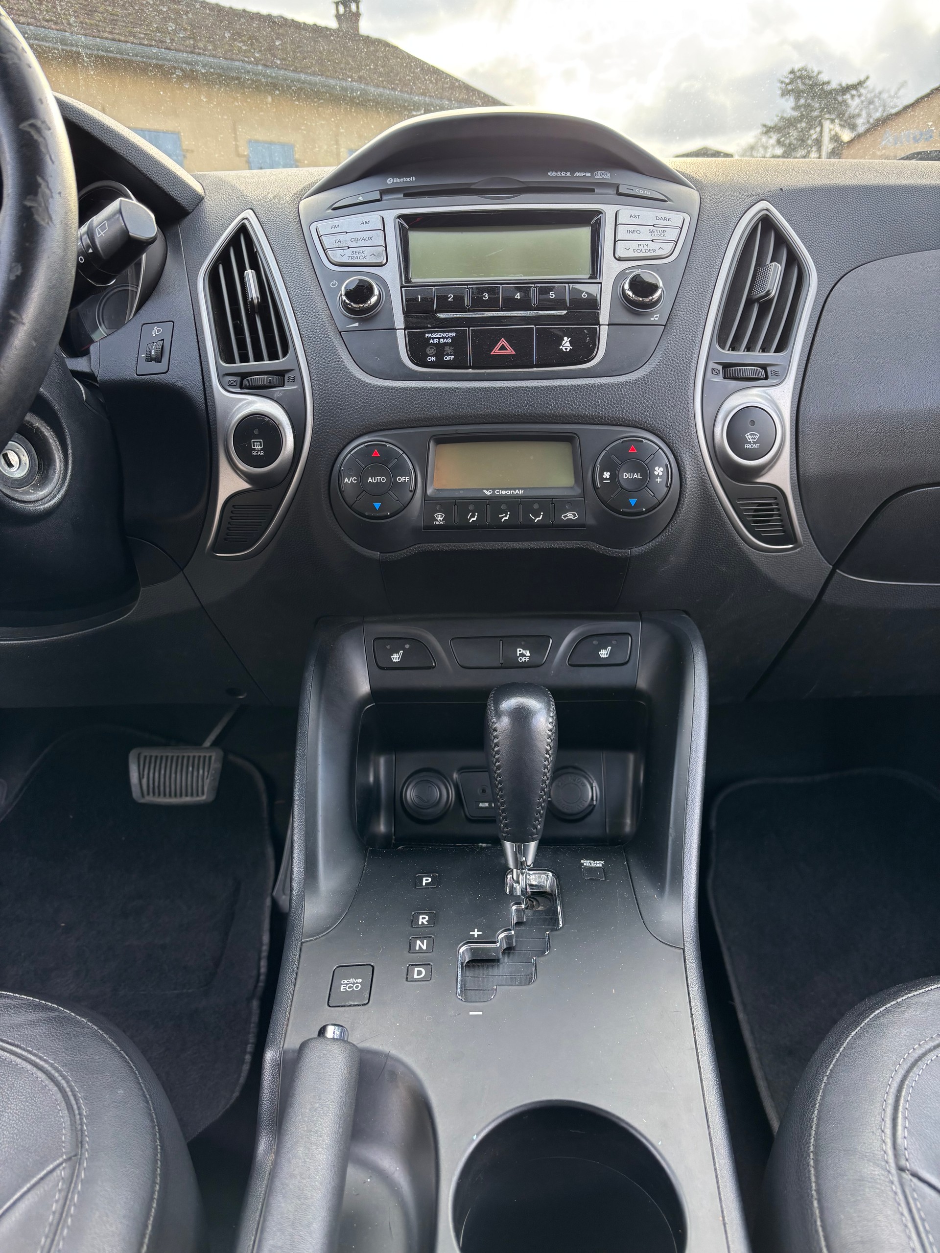 HYUNDAI iX 35 2.0 CRDi Style 4WD Automatic-image-8