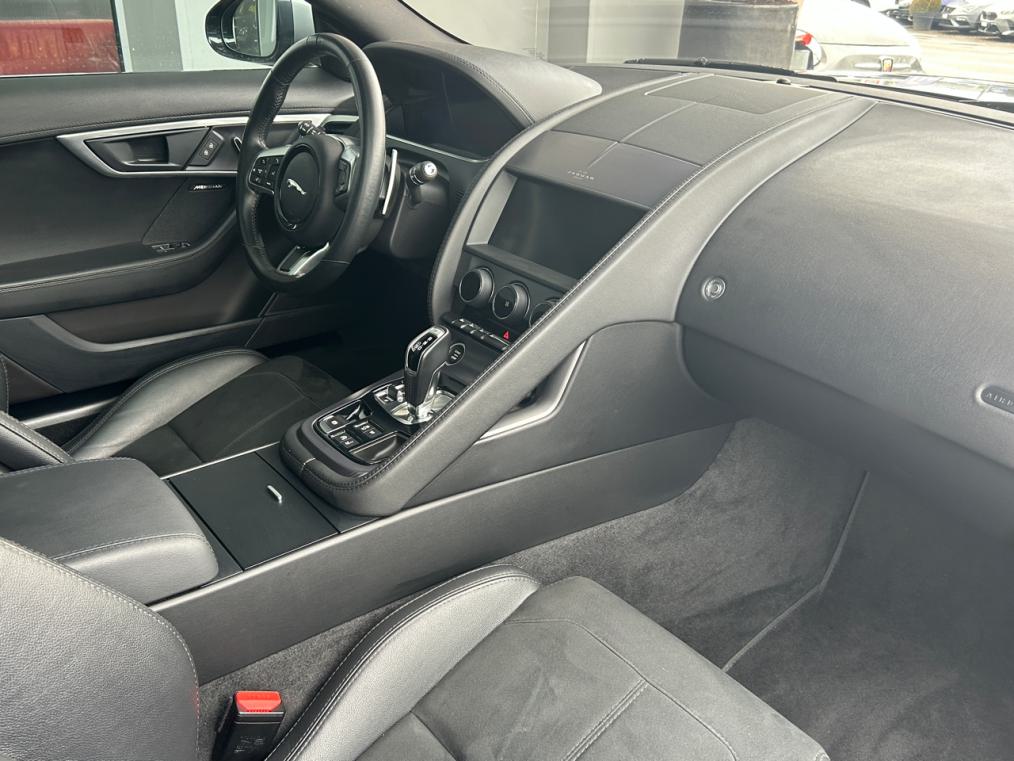 JAGUAR F-Type Coupé 2.0 I4 R-Dynamic Automatik-image-9