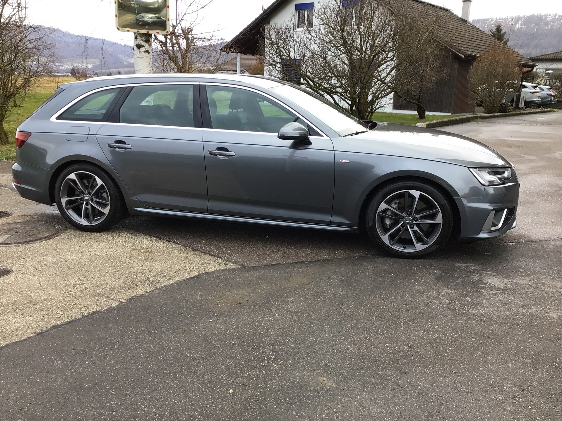 AUDI A4 Avant 45 TFSI Sport S-tronic quattro-image-3