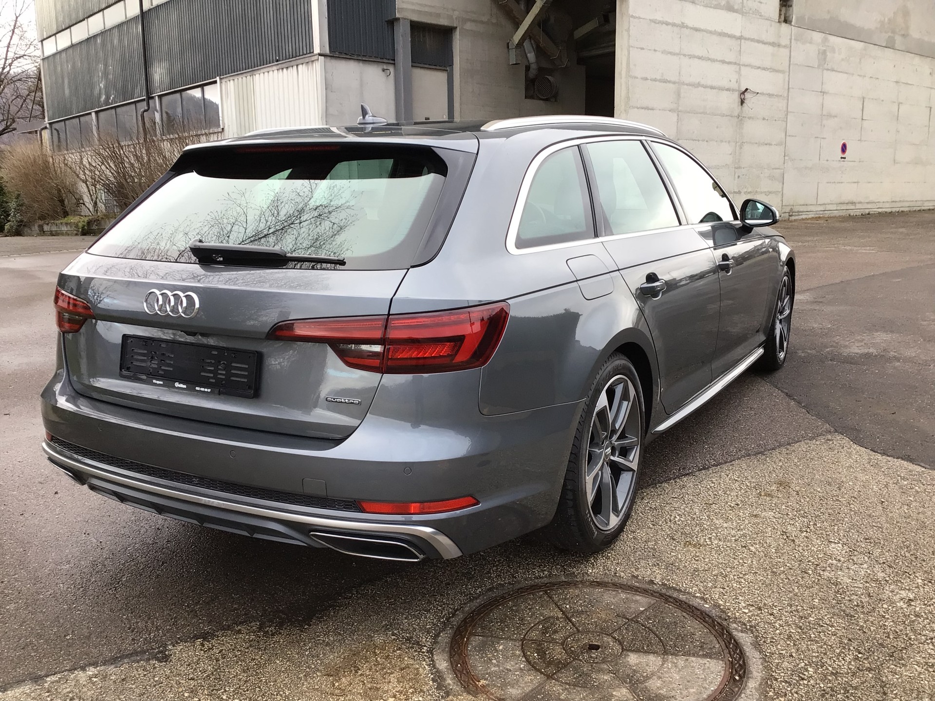 AUDI A4 Avant 45 TFSI Sport S-tronic quattro-image-4