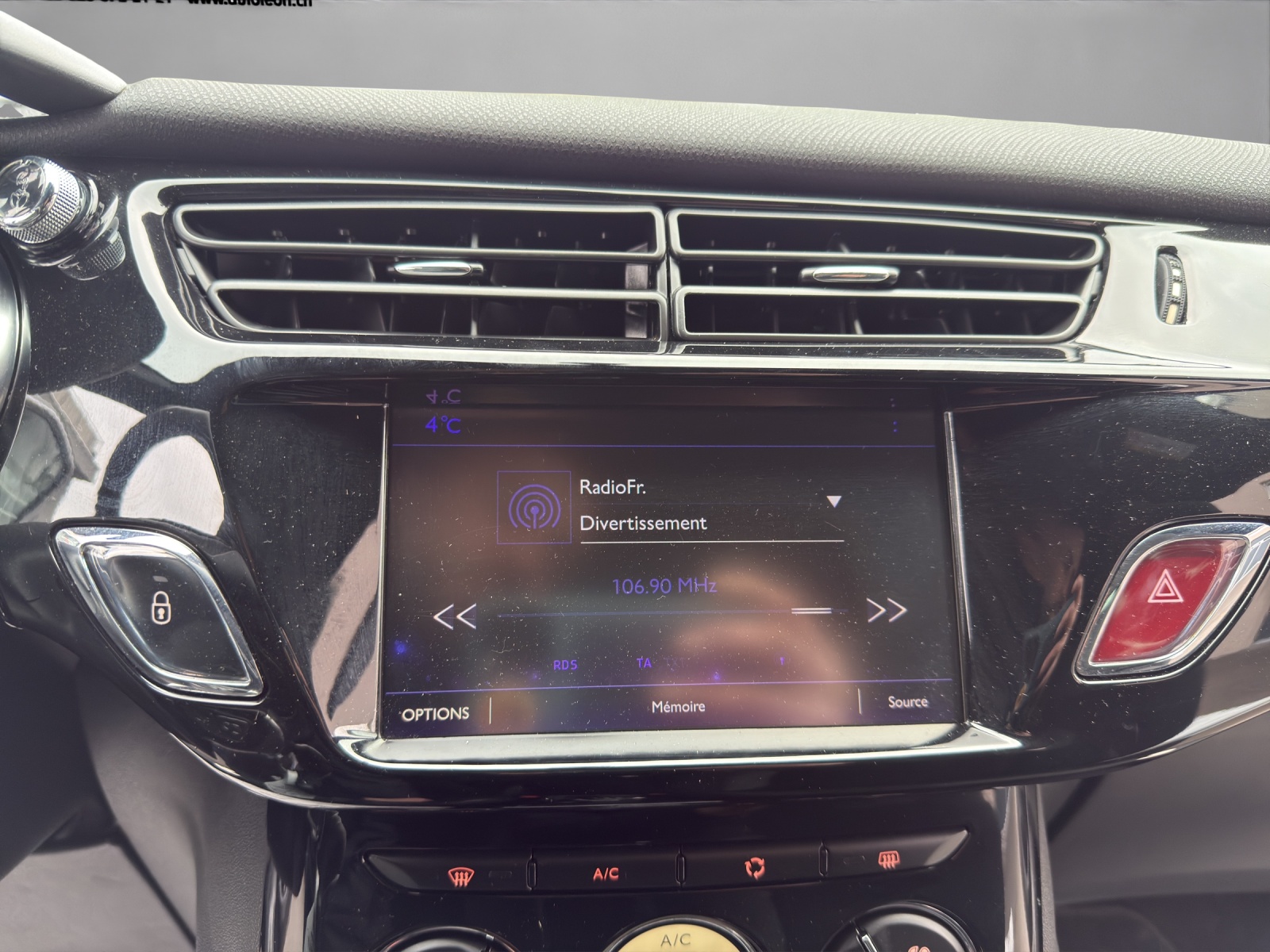 DS AUTOMOBILES DS 3 Cabrio 1.2 PureTech SO Chic-image-14