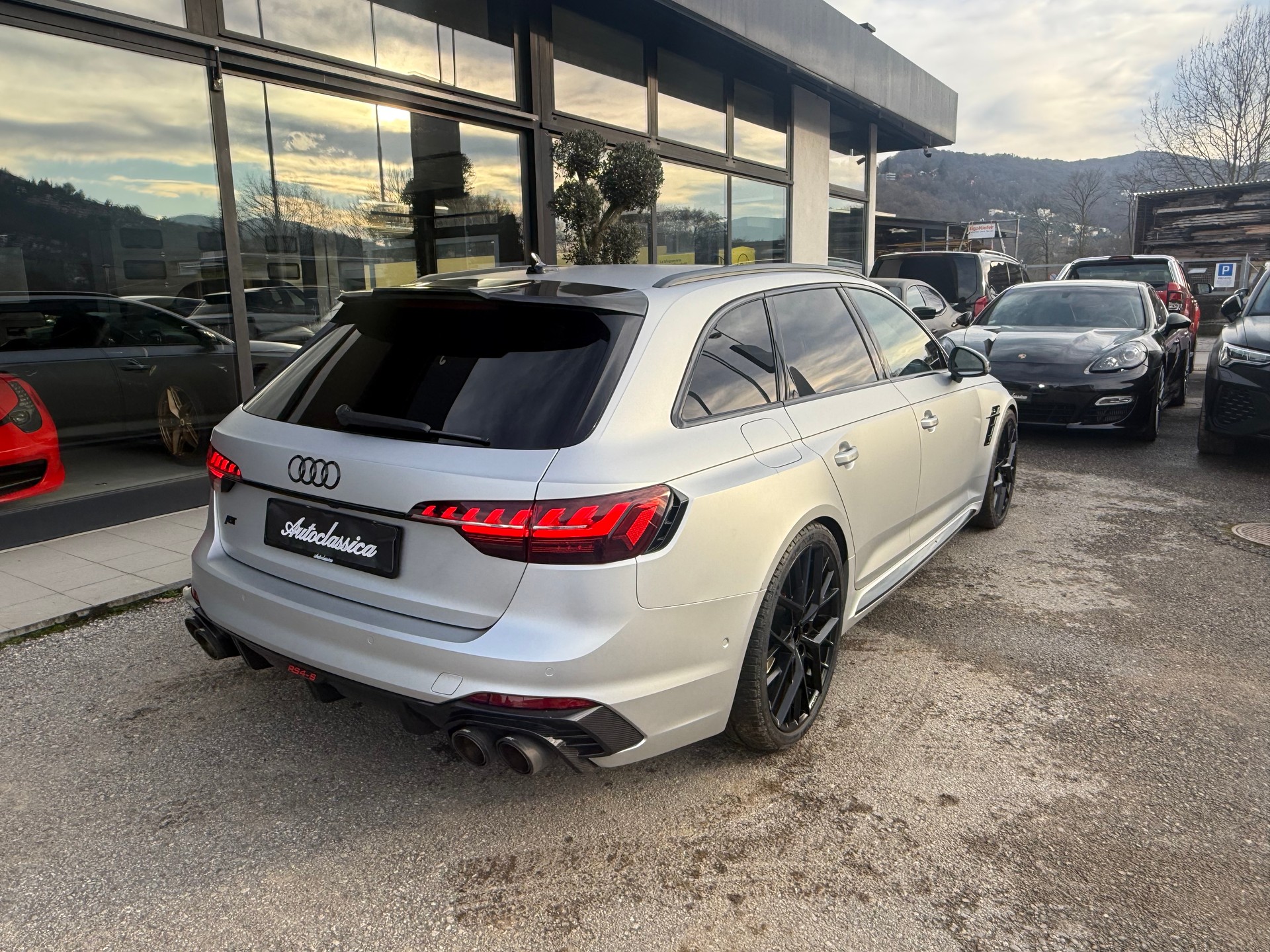 AUDI RS4 - S ABT Avant quattro tiptronic-image-7