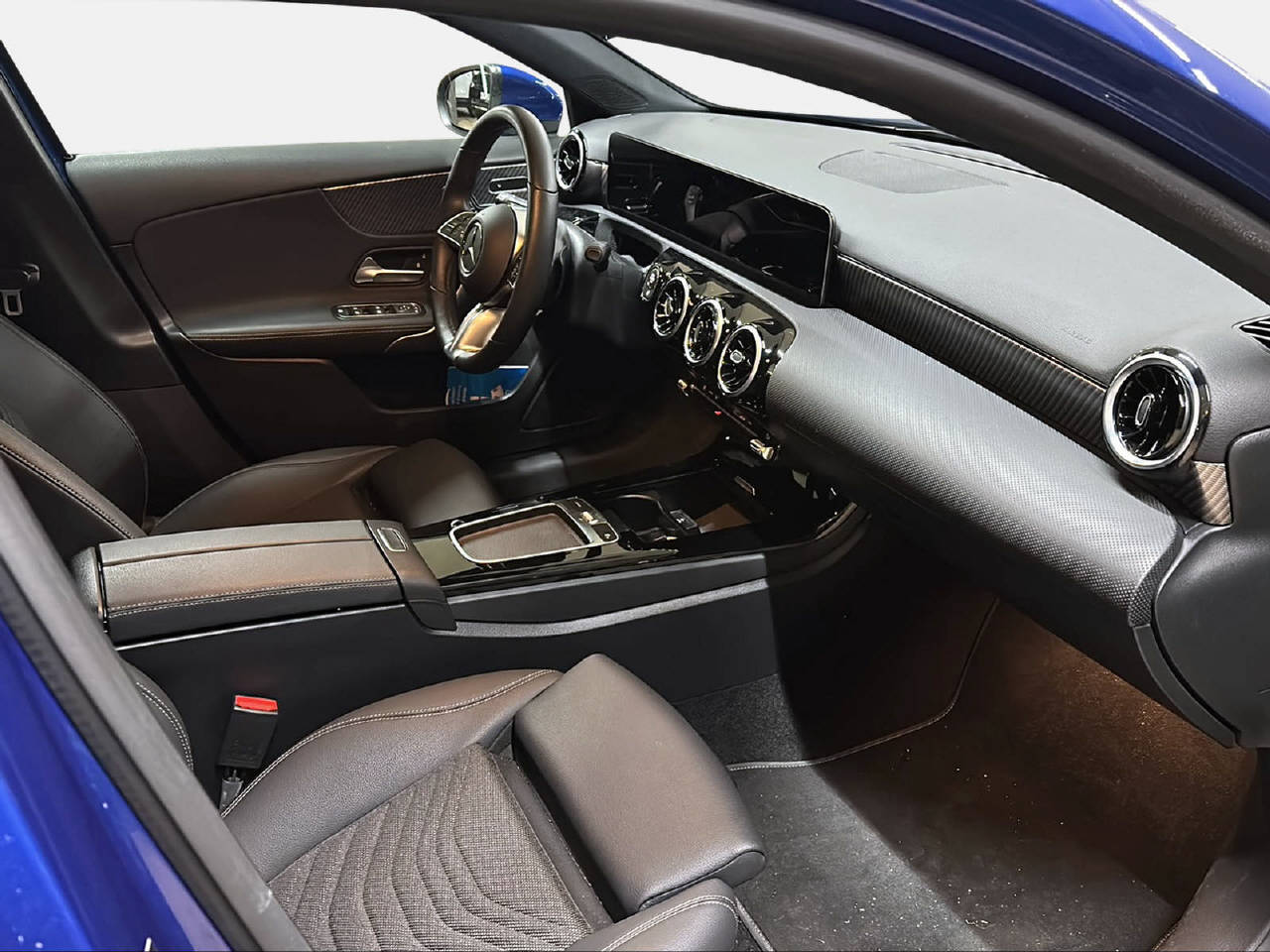 MERCEDES-BENZ A 180 Progressive-image-12
