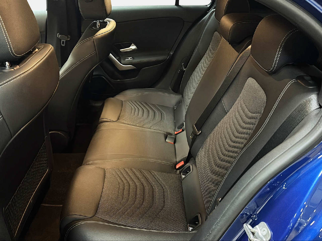 MERCEDES-BENZ A 180 Progressive-image-10