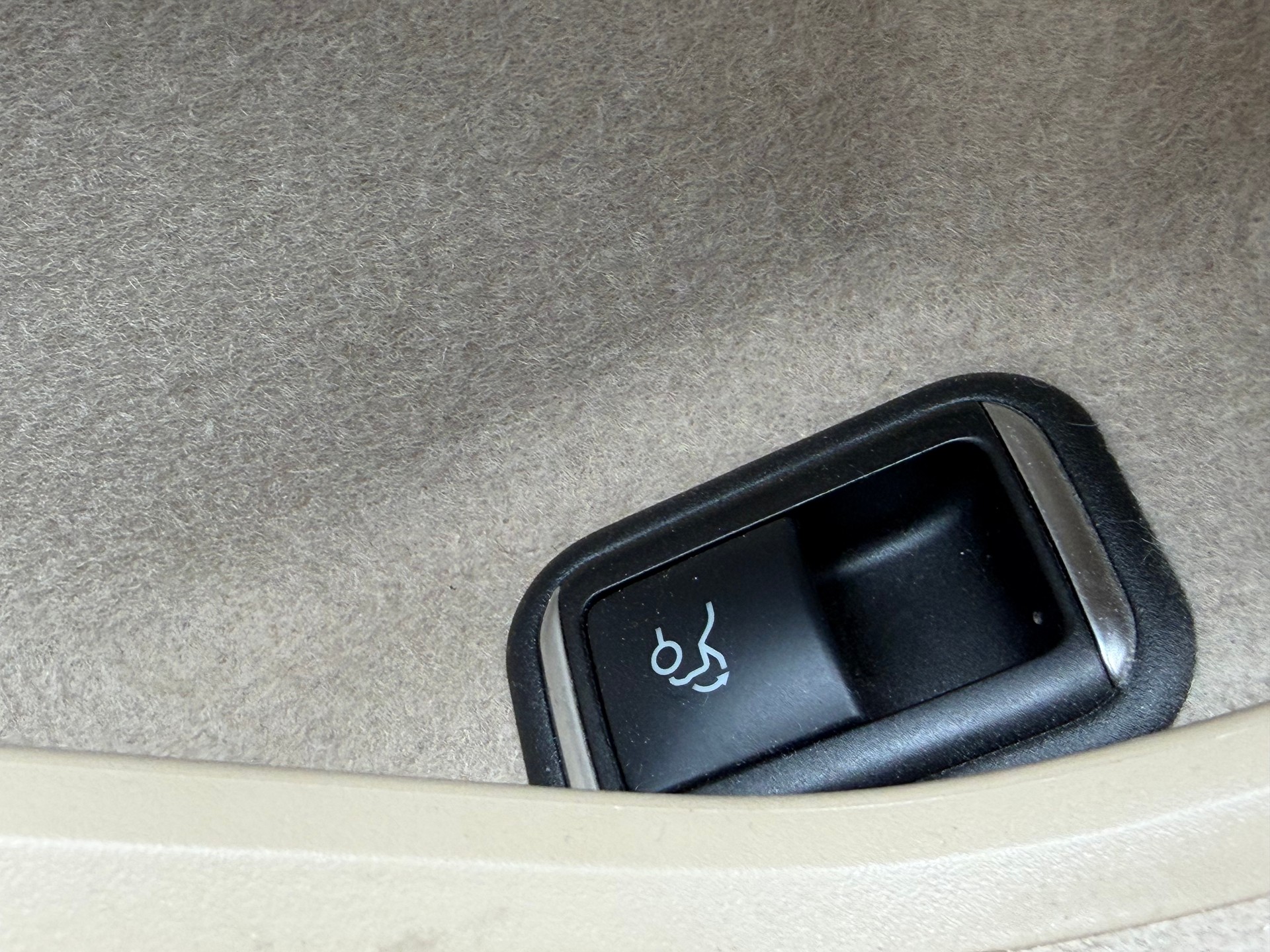 MERCEDES-BENZ E 350 CDI BlueEfficiency 7G-Tronic-image-19