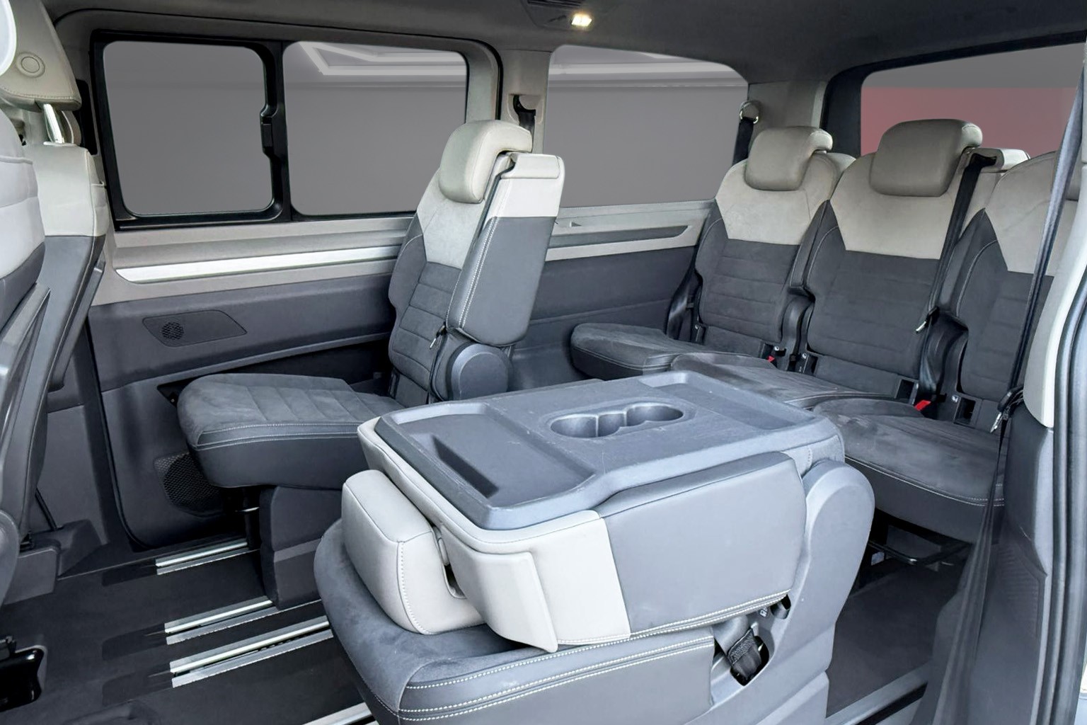 VW Multivan 1.4 eHybrid Life Edition DSG Lang-image-12