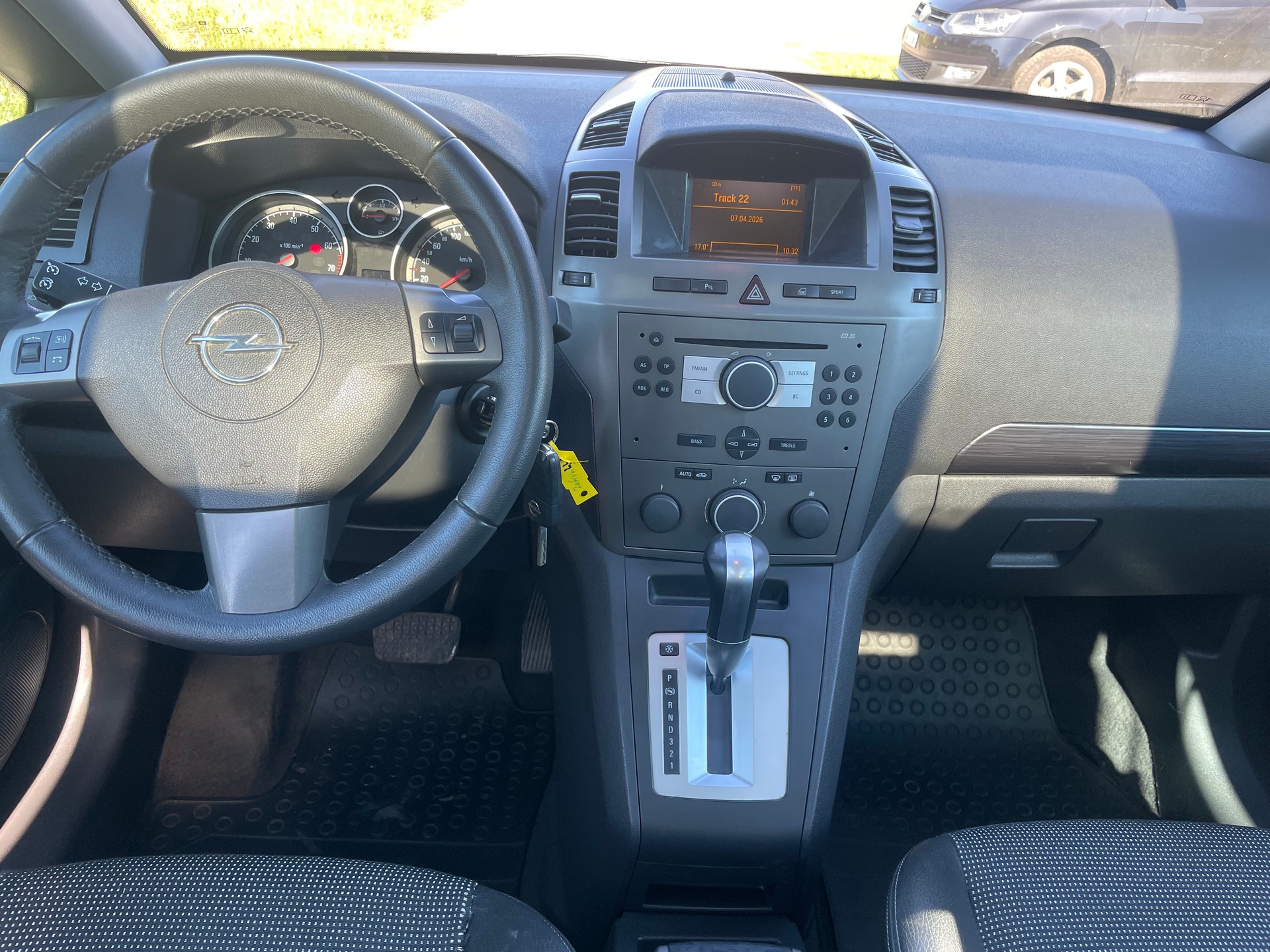 OPEL Zafira 2.2i 16V Essentia-image-11