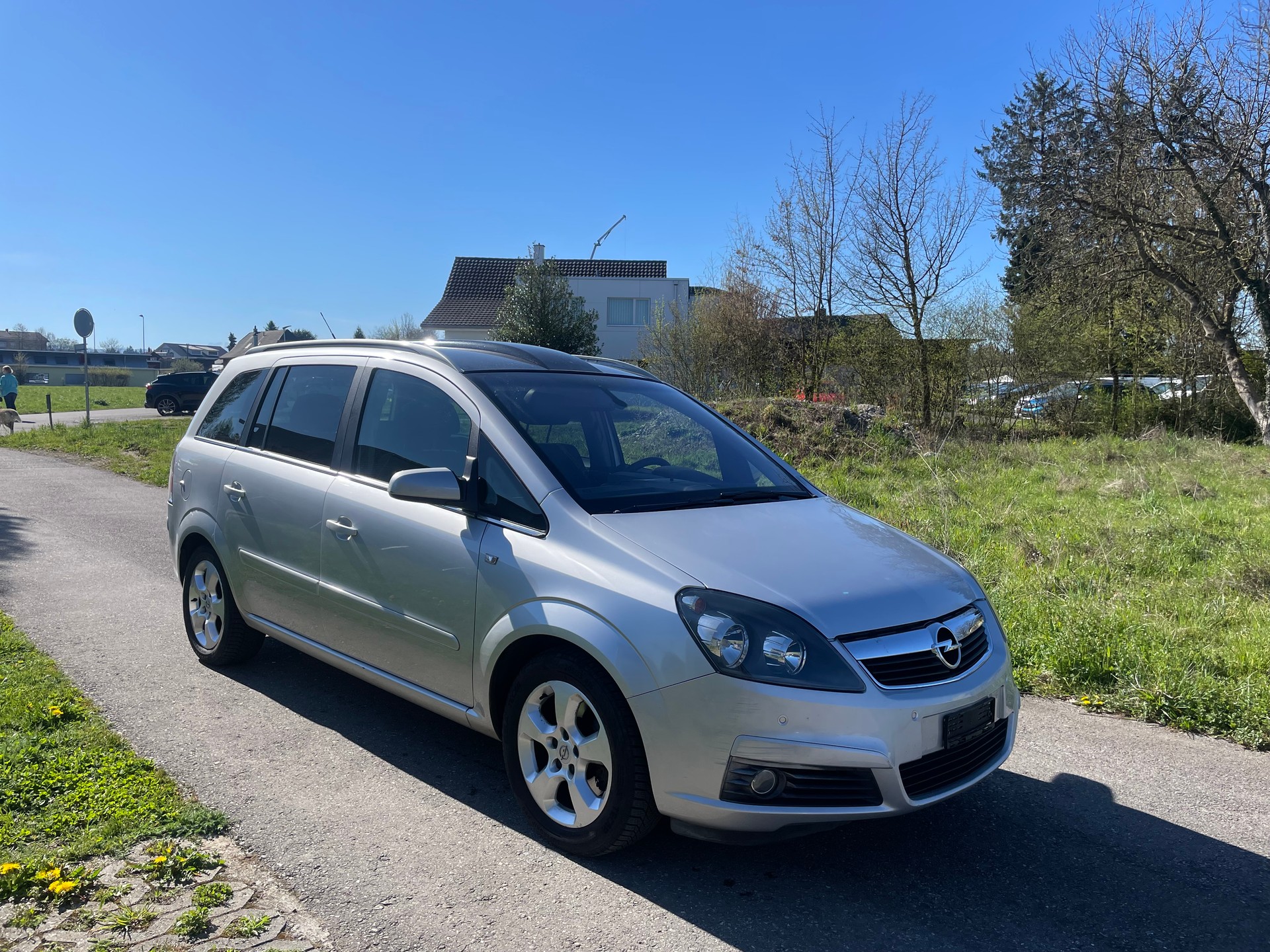 OPEL Zafira 2.2i 16V Essentia