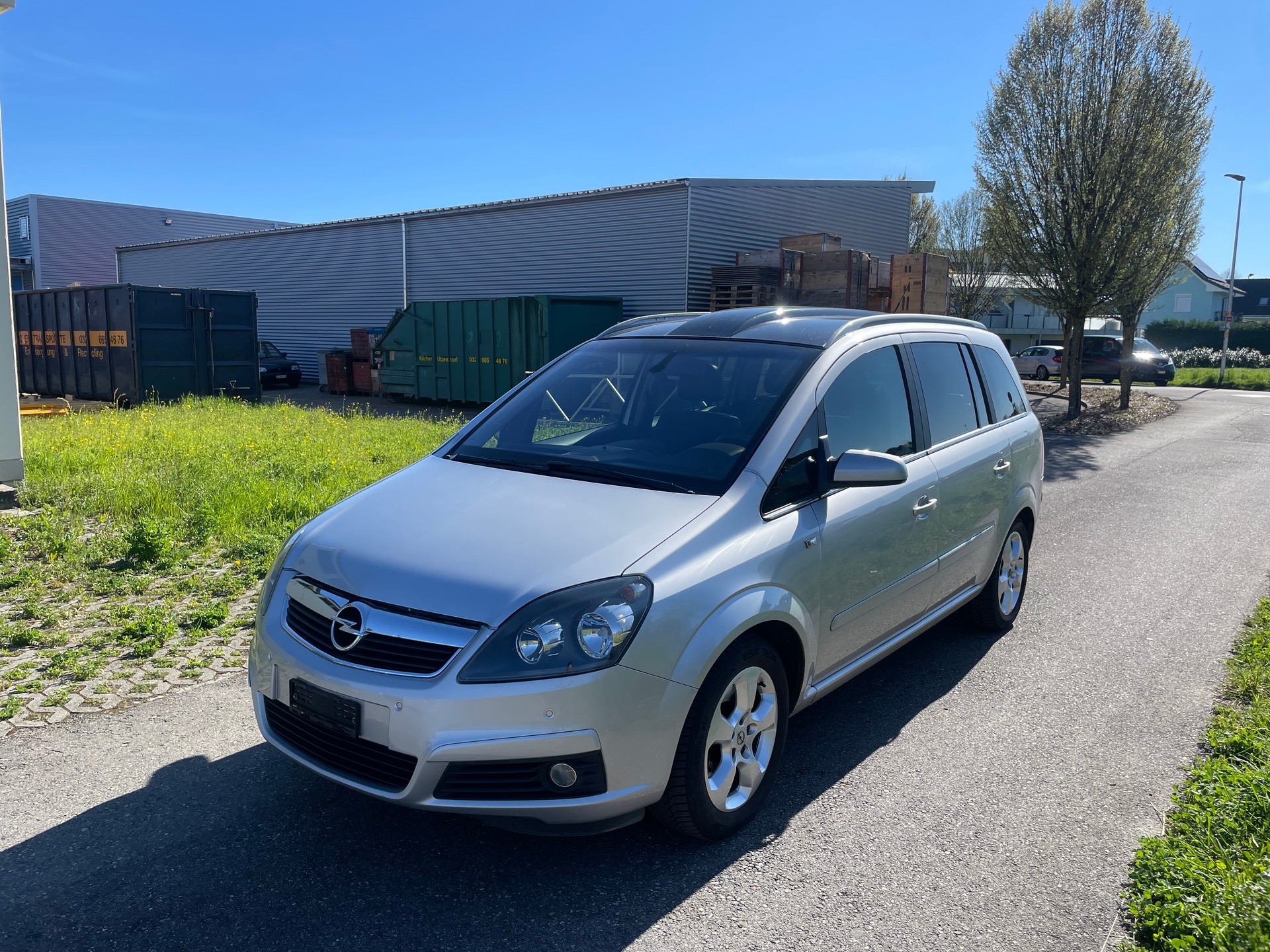 OPEL Zafira 2.2i 16V Essentia-image-1