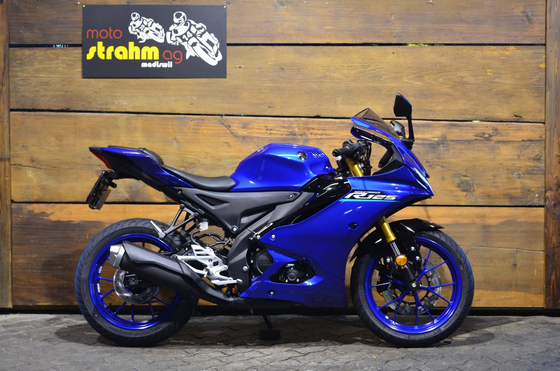 YAMAHA R125 ABS-image-1