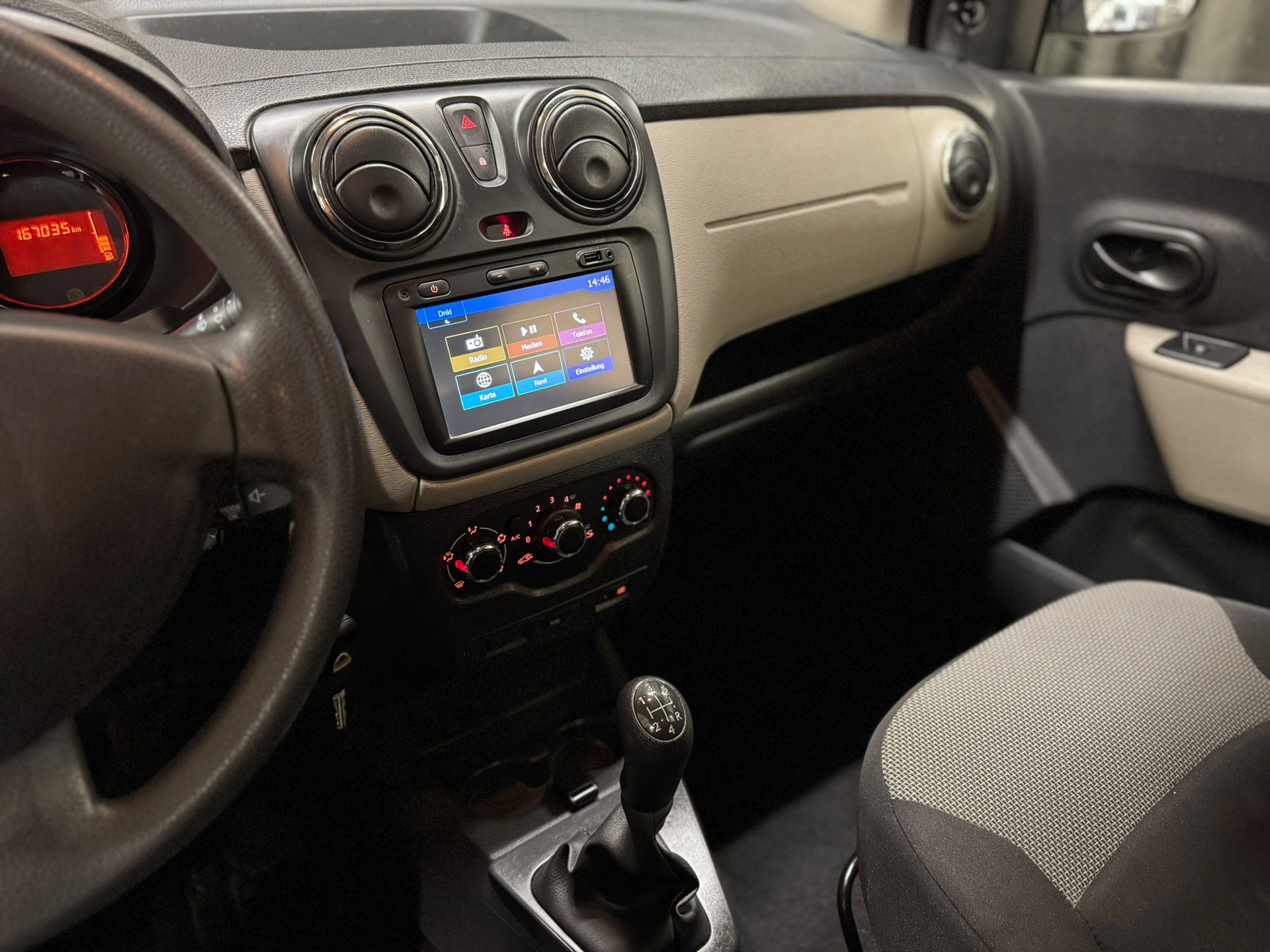DACIA Lodgy 1.6 16V 5PL-image-9