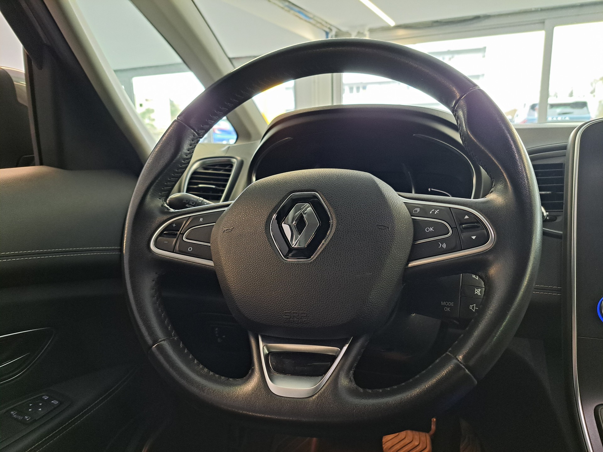 RENAULT Scénic 1.3 16V Turbo Intens EDC-image-5