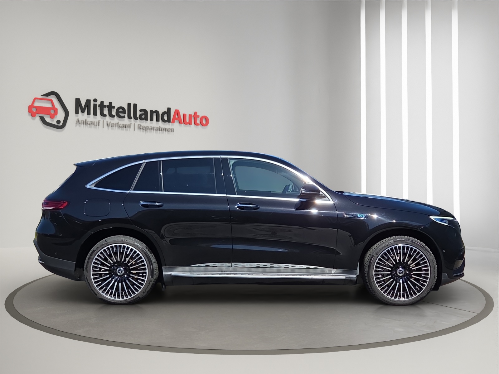 MERCEDES-BENZ EQC 400 AMG Line 4Matic-showroom-element-3