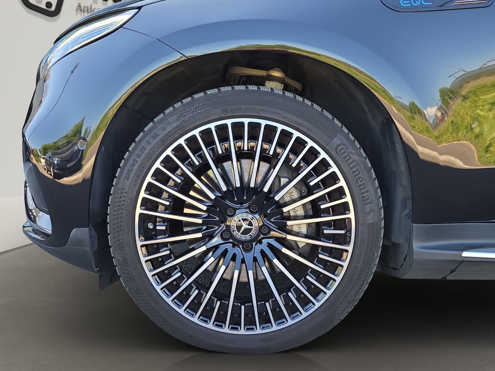 MERCEDES-BENZ EQC 400 AMG Line 4Matic-image-5