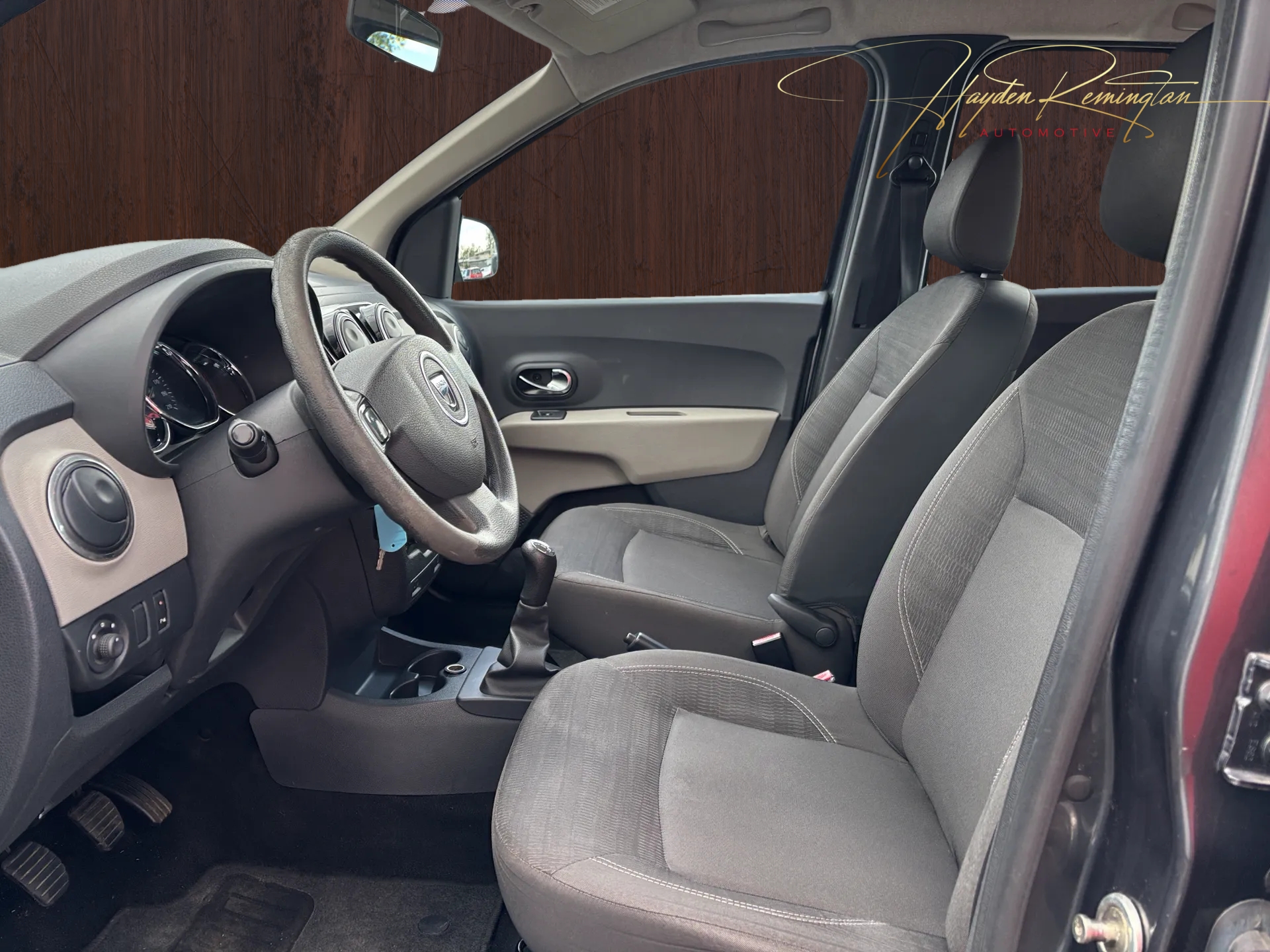 DACIA Lodgy 1.2 Turbo Ambiance 7PL-image-4