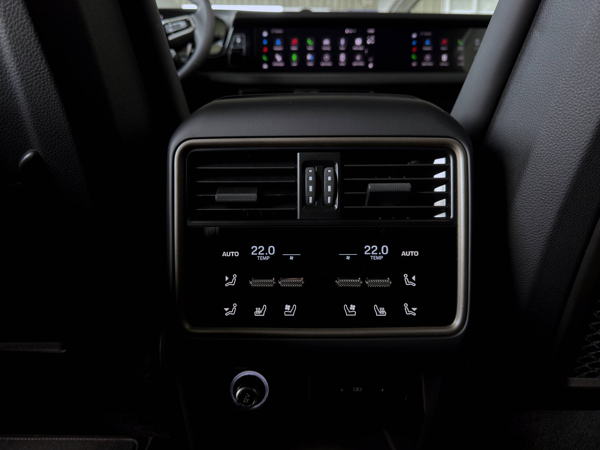 PORSCHE Cayenne Turbo E-Hybrid-image-13
