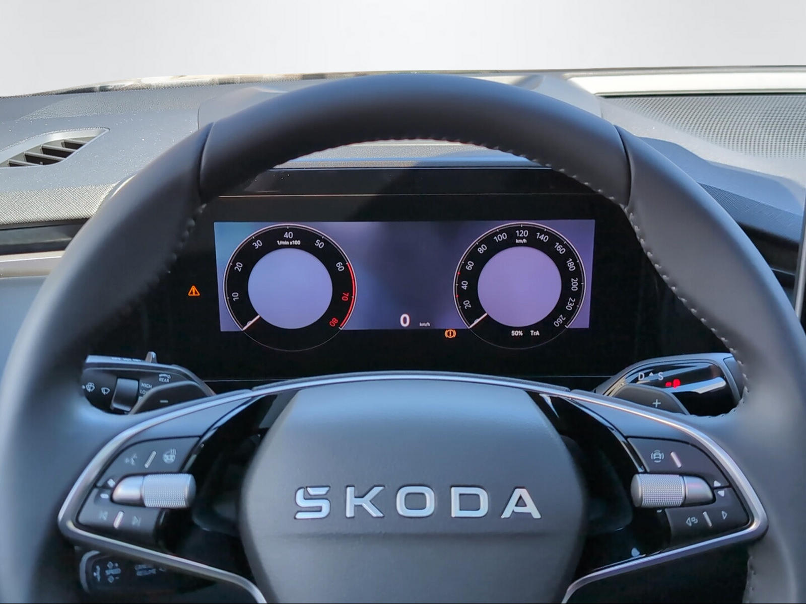 SKODA Kodiaq 2.0 TSI Dynamic-image-6