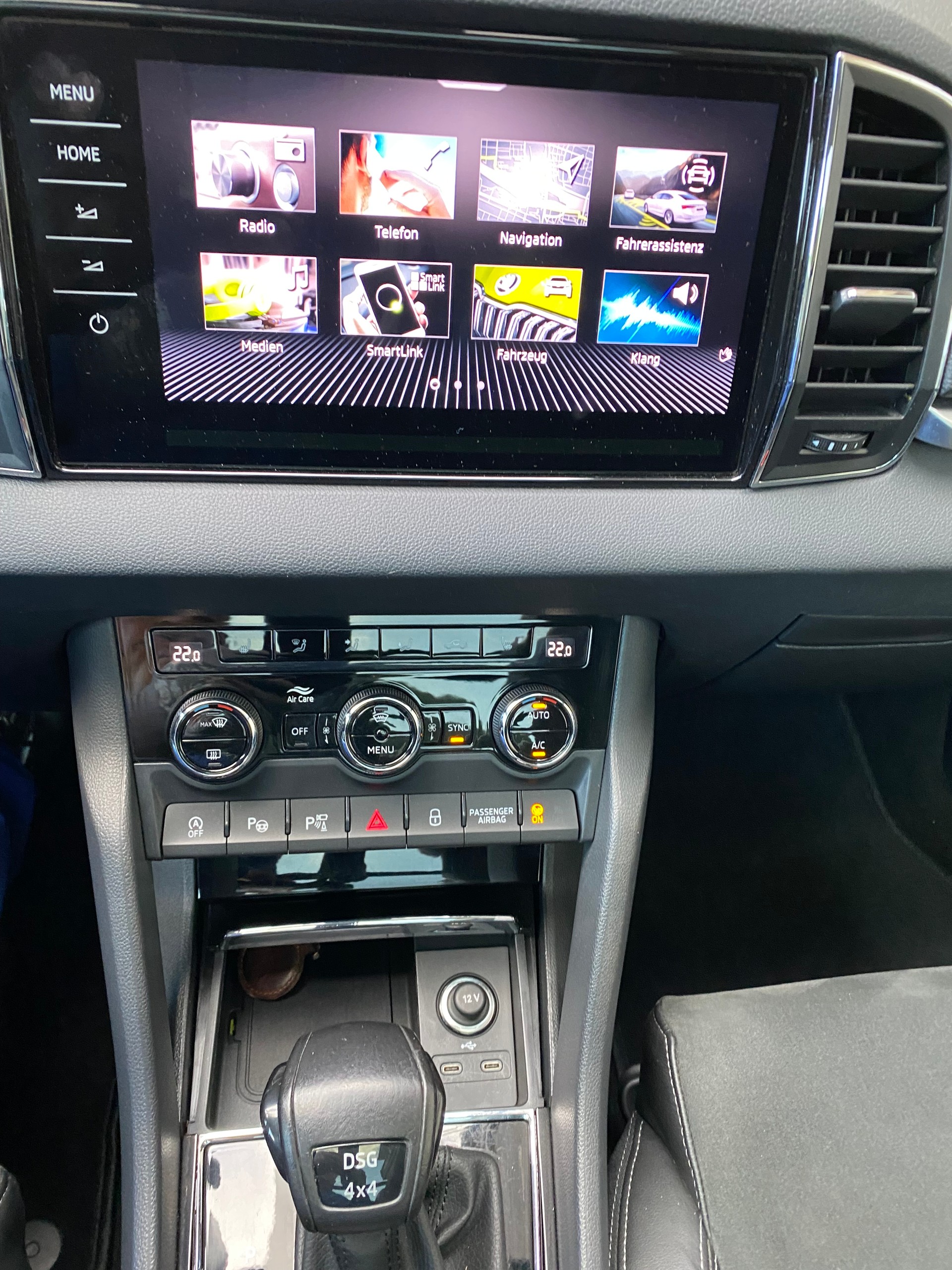 SKODA Karoq 2.0 TDI CR Style 4x4 DSG-image-4