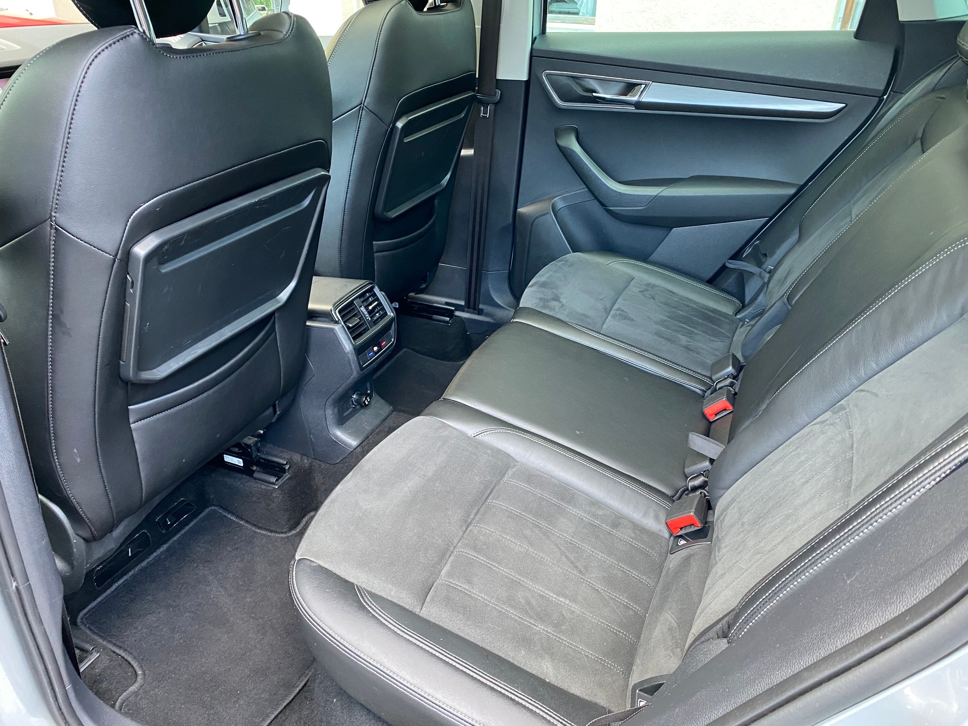 SKODA Karoq 2.0 TDI CR Style 4x4 DSG-image-7