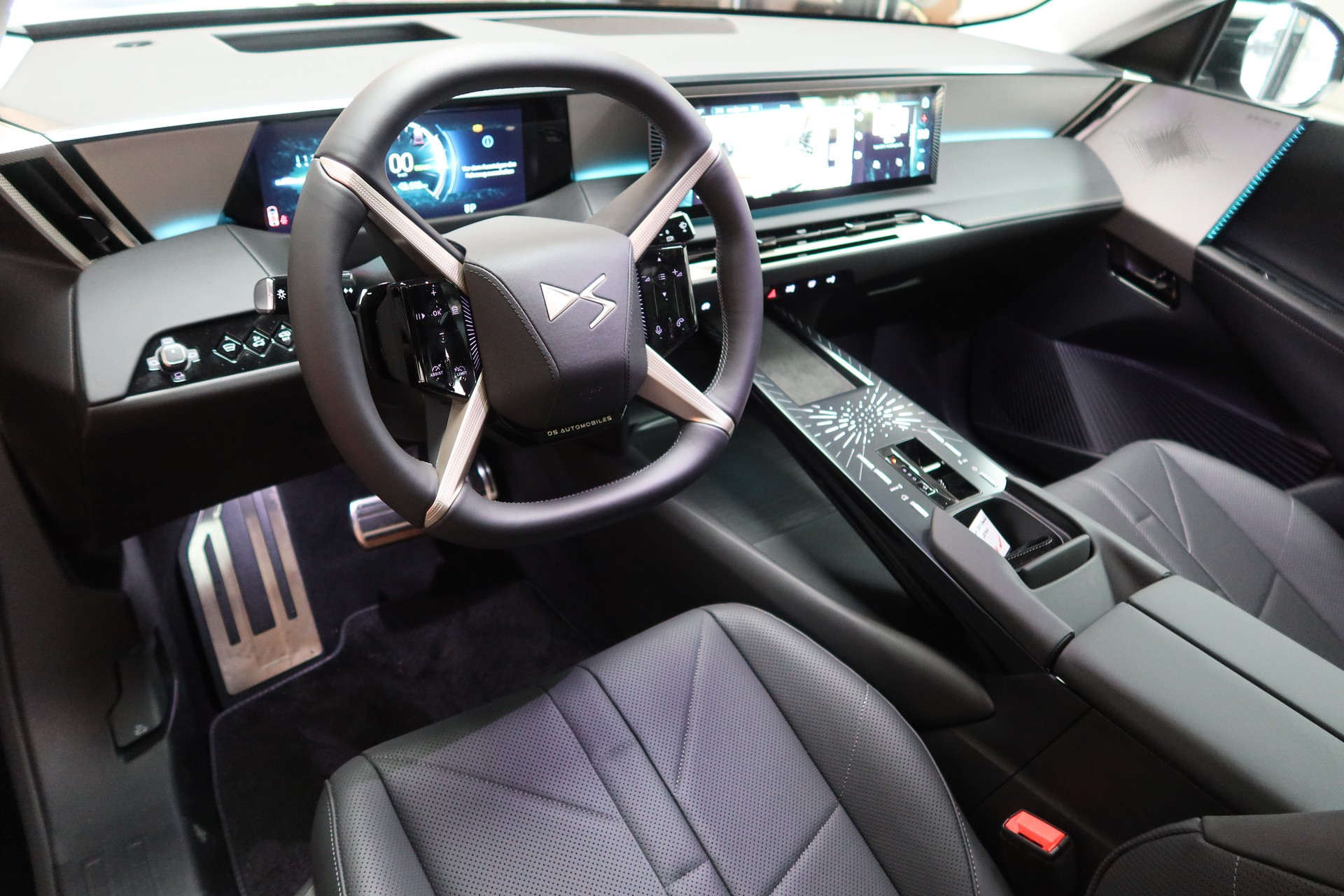 DS AUTOMOBILES LR 4x4 350 ETOILE-image-8