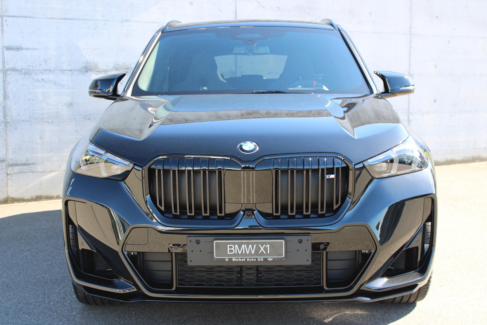 BMW X1 M35i xDrive-showroom-element-1