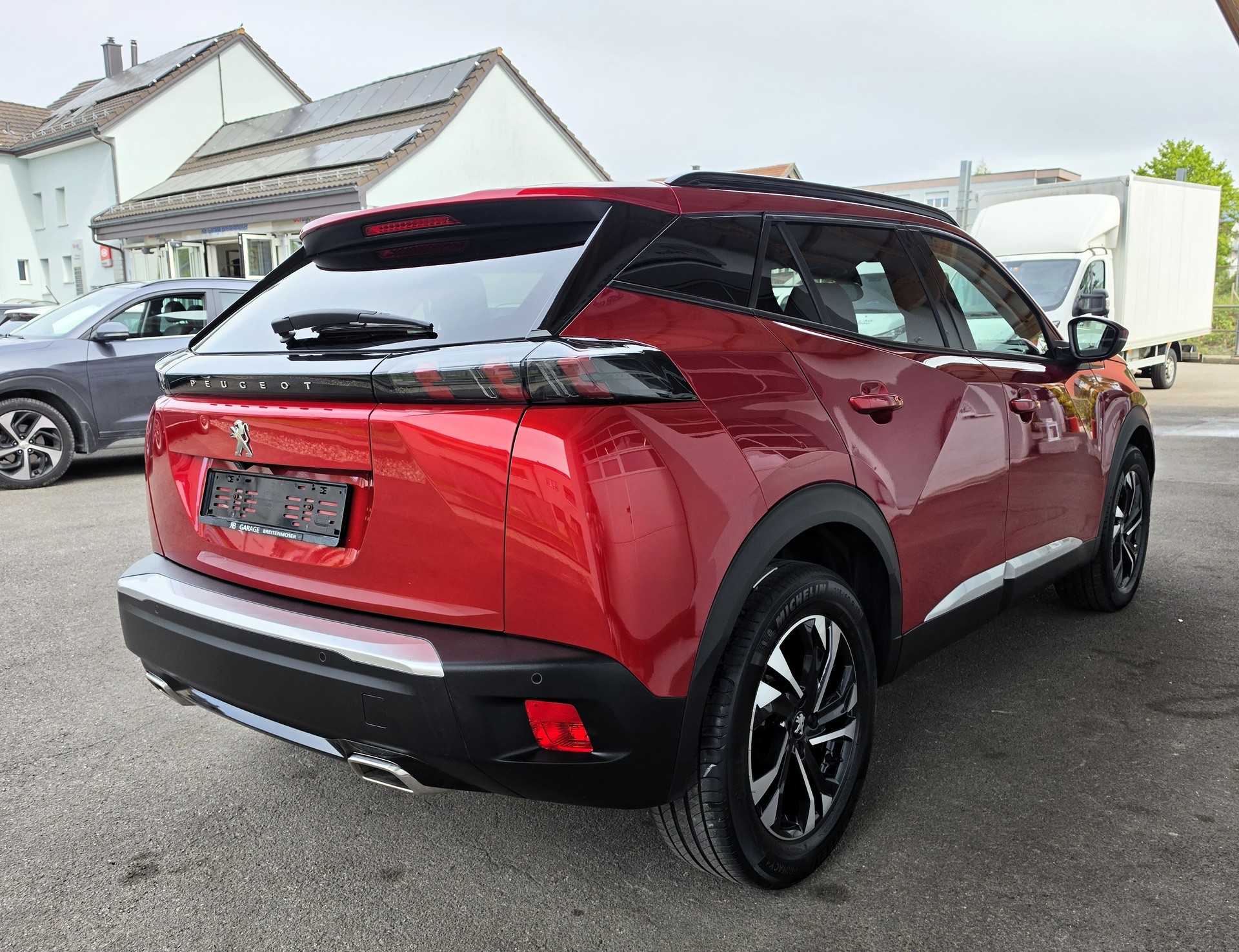 PEUGEOT 2008 1.2 PureTech Allure EAT8-image-8