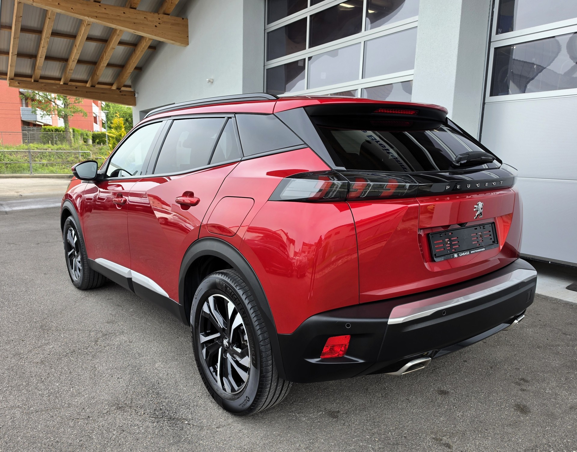 PEUGEOT 2008 1.2 PureTech Allure EAT8-showroom-element-2