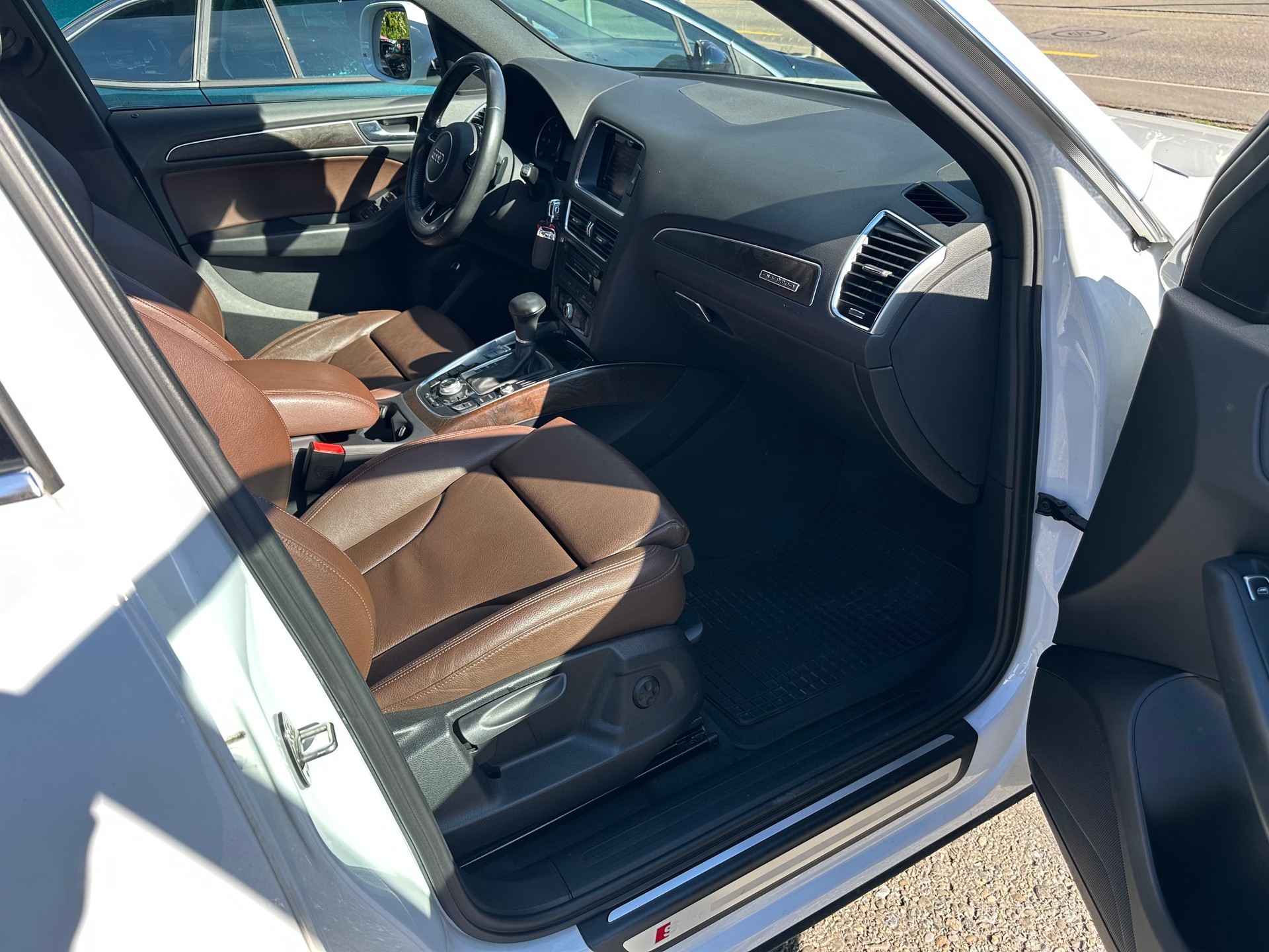 AUDI 2.0 TDI S-Line-image-9