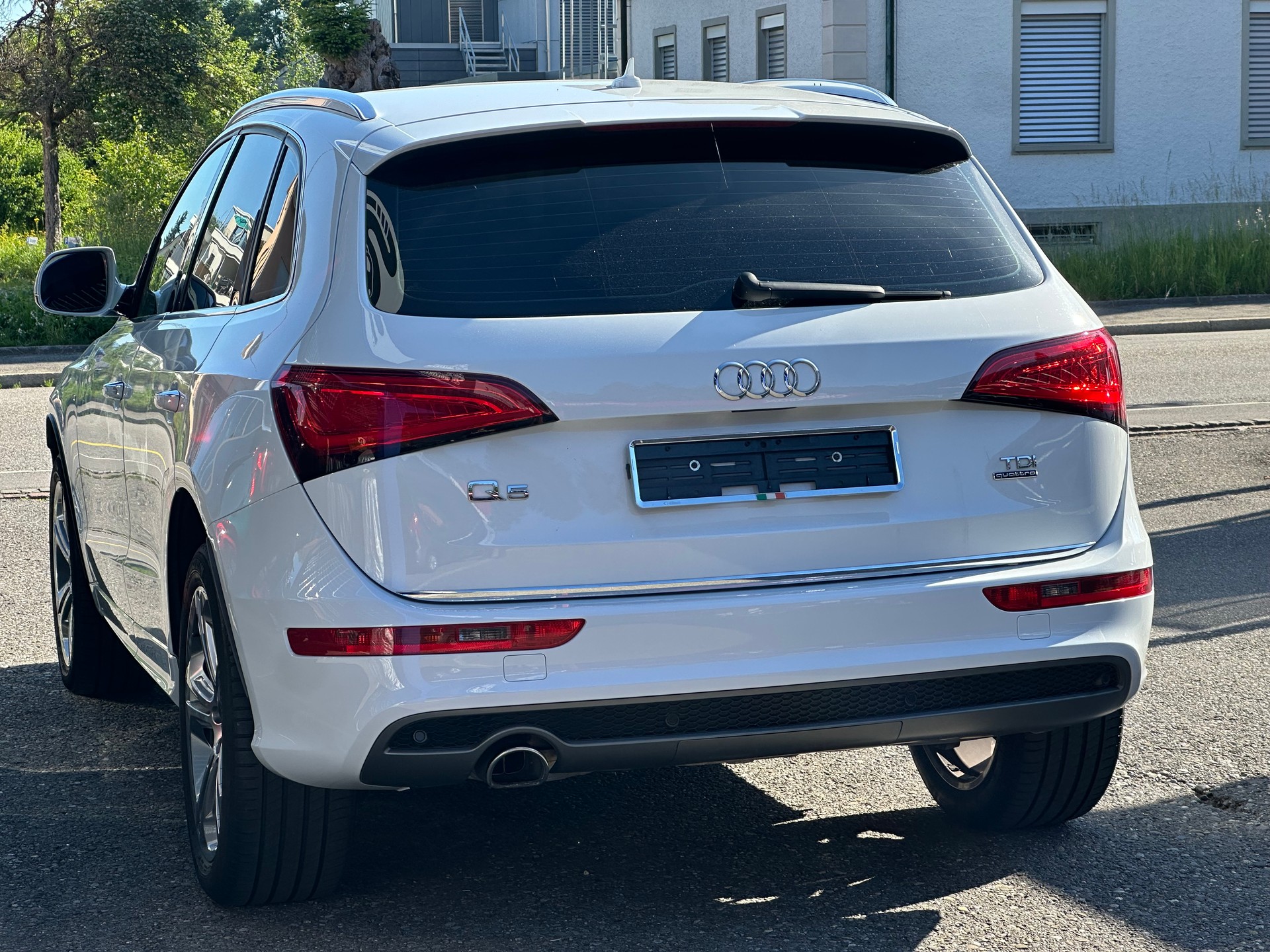 AUDI 2.0 TDI S-Line-image-5