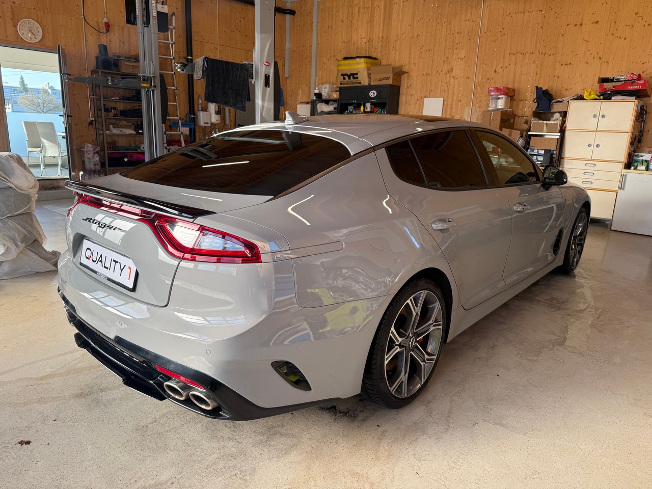 KIA Stinger 3.3 T-GDi GT Automat AWD-showroom-element-3