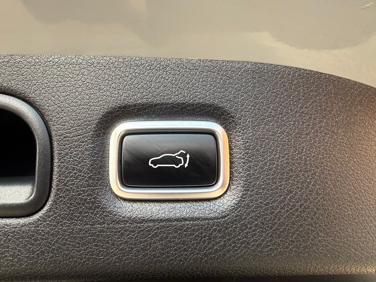 KIA Stinger 3.3 T-GDi GT Automat AWD-image-19