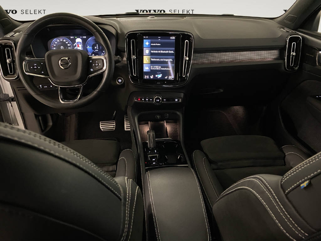 VOLVO XC40 1.5 T5 PiH R-Design-image-10