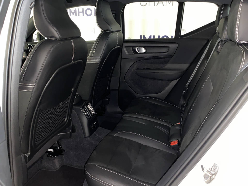 VOLVO XC40 1.5 T5 PiH R-Design-image-16