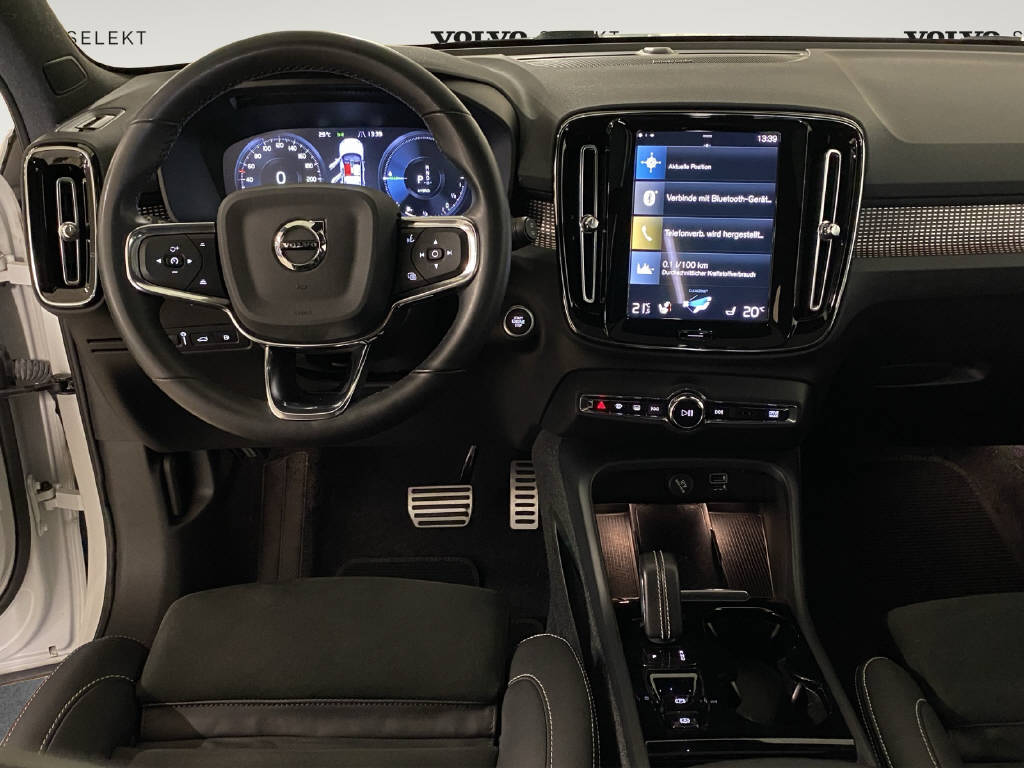 VOLVO XC40 1.5 T5 PiH R-Design-image-9