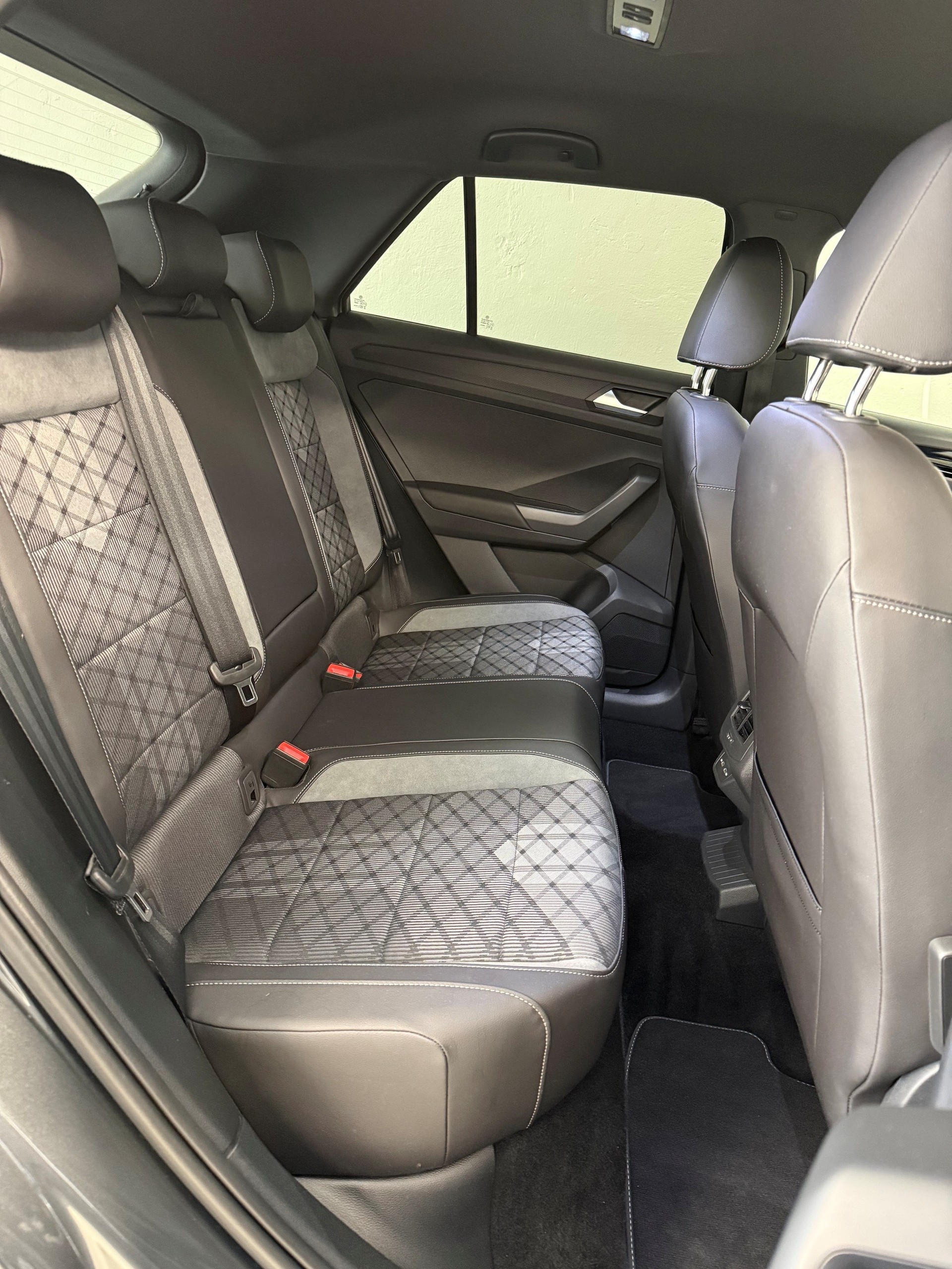 VW T-Roc 1.5 TSI EVO R-Line DSG-image-9