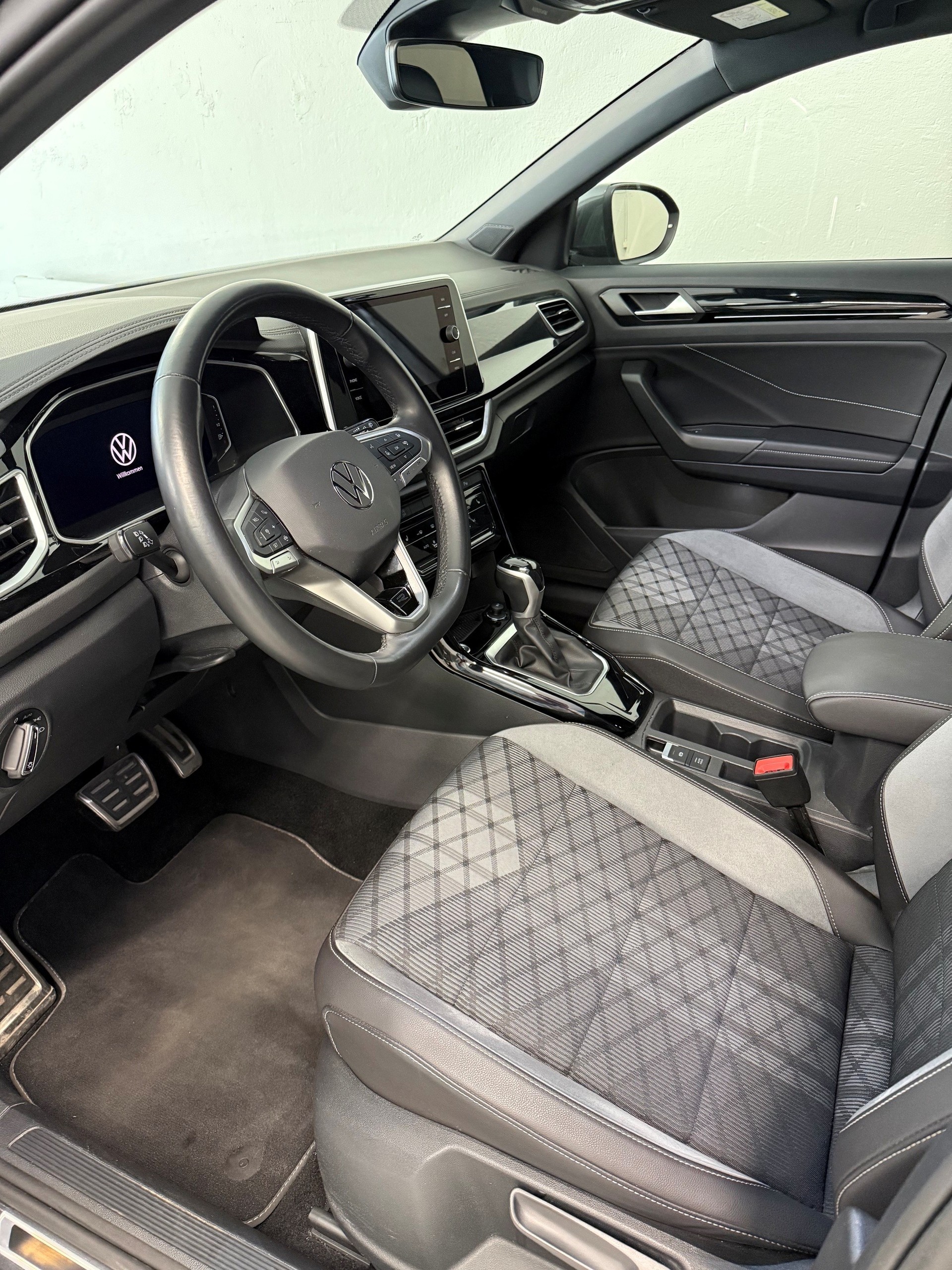 VW T-Roc 1.5 TSI EVO R-Line DSG-image-4