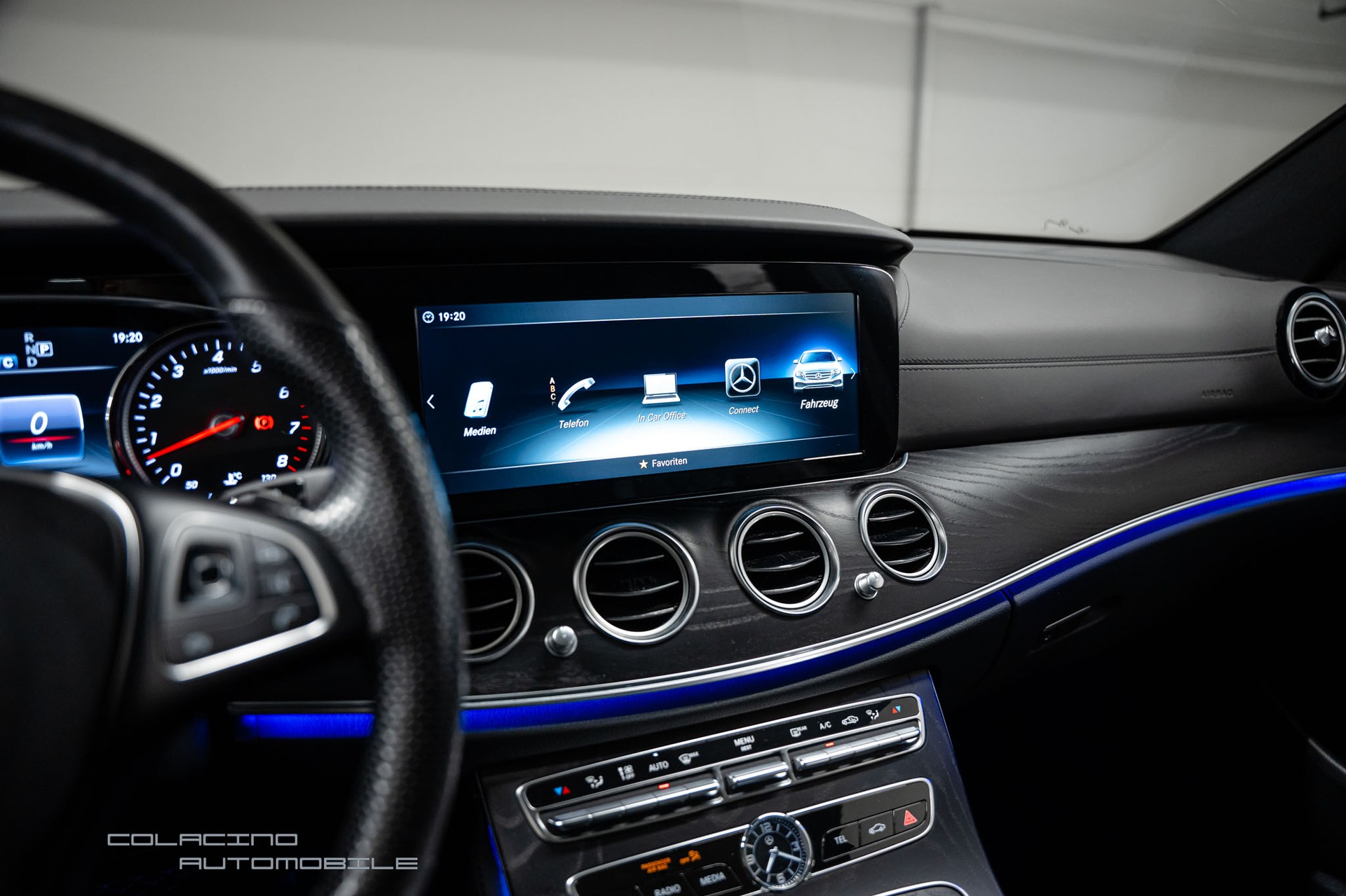 MERCEDES-BENZ E 400 Exclusive 4Matic 9G-Tronic-image-21